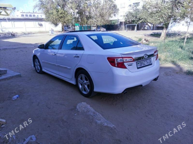Toyota Camry 2014 - 240 000 TMT - Мары - img 2