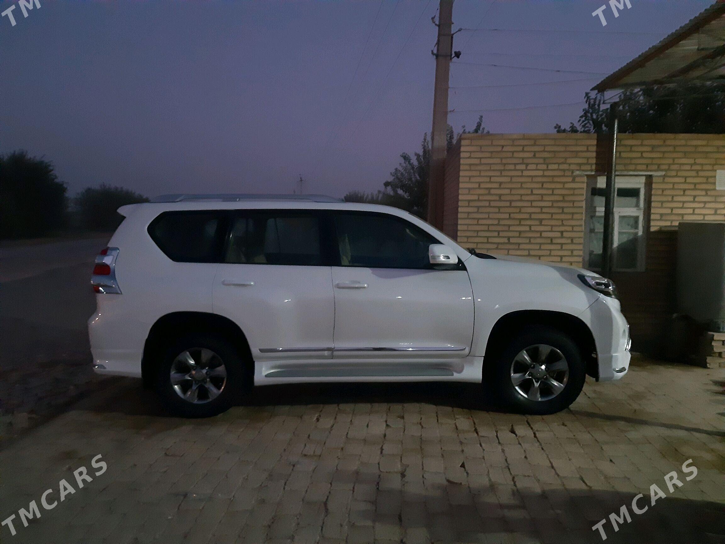 Toyota Land Cruiser Prado 2012 - 560 000 TMT - Каракумский этрап - img 1