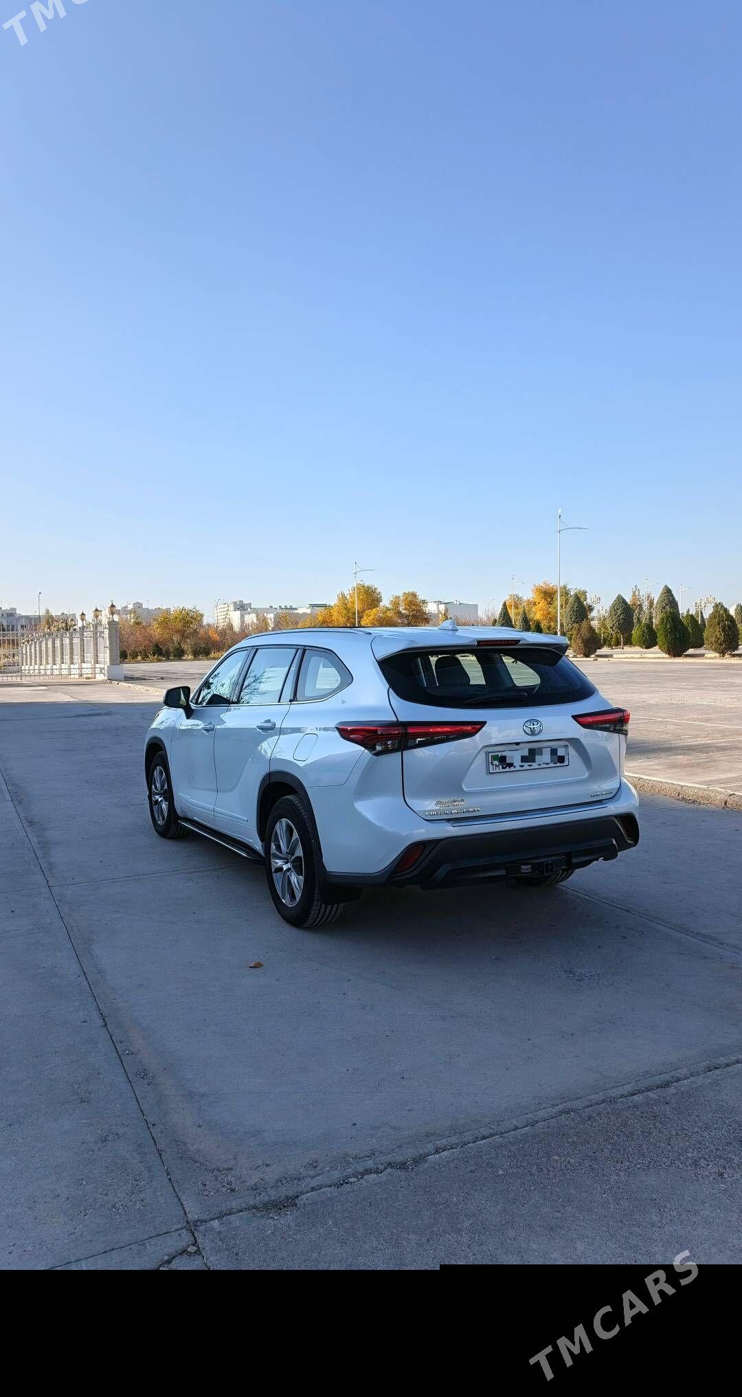 Toyota Highlander 2022 - 639 000 TMT - Дашогуз - img 4