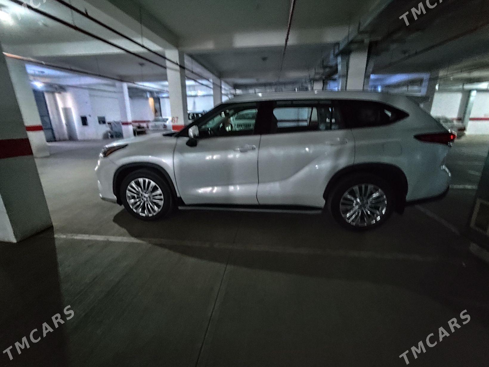 Toyota Highlander 2022 - 630 000 TMT - Ашхабад - img 5