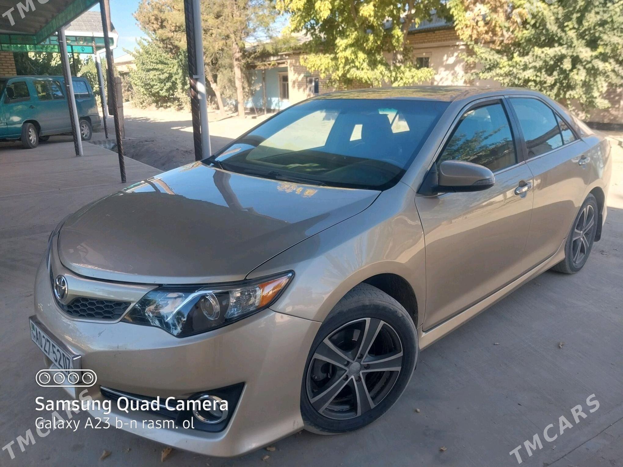 Toyota Camry 2012 - 240 000 TMT - Şabat etr. - img 1