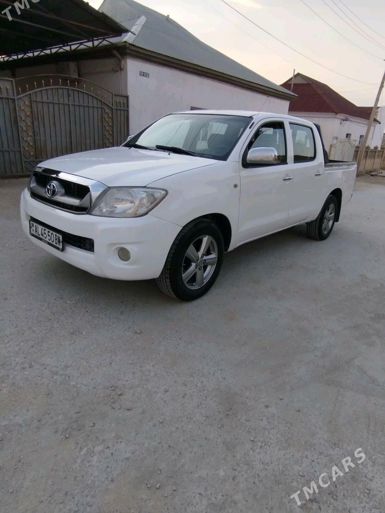 Toyota Hilux 2010 - 260 000 TMT - Balkanabat - img 6