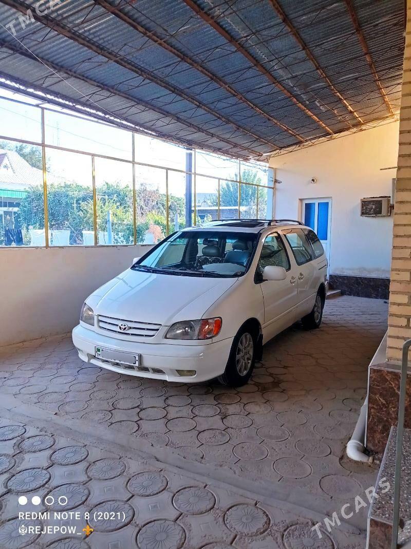 Toyota Sienna 2001 - 175 000 TMT - Керки - img 1