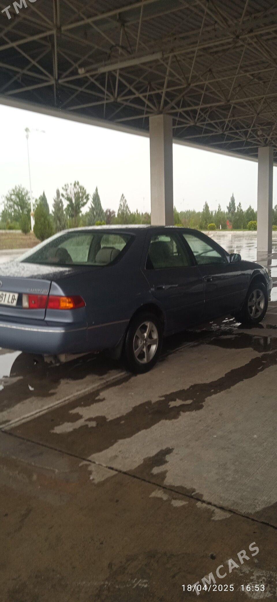 Toyota Camry 2001 - 130 000 TMT - Дянев - img 3