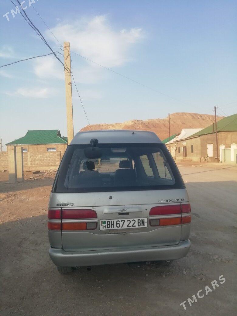 Toyota Town Ace 1992 - 33 000 TMT - Джебел - img 3