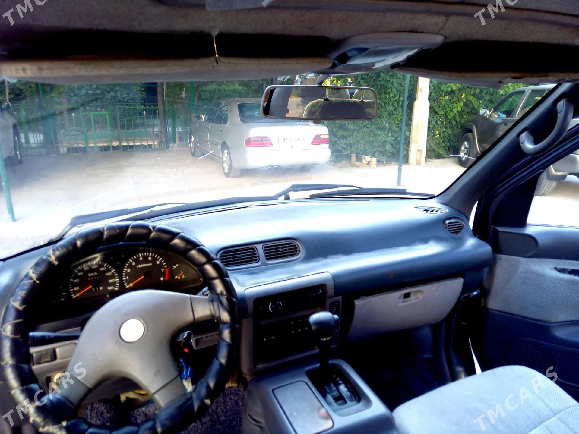 Nissan Urvan 1992 - 65 000 TMT - Туркменабат - img 9