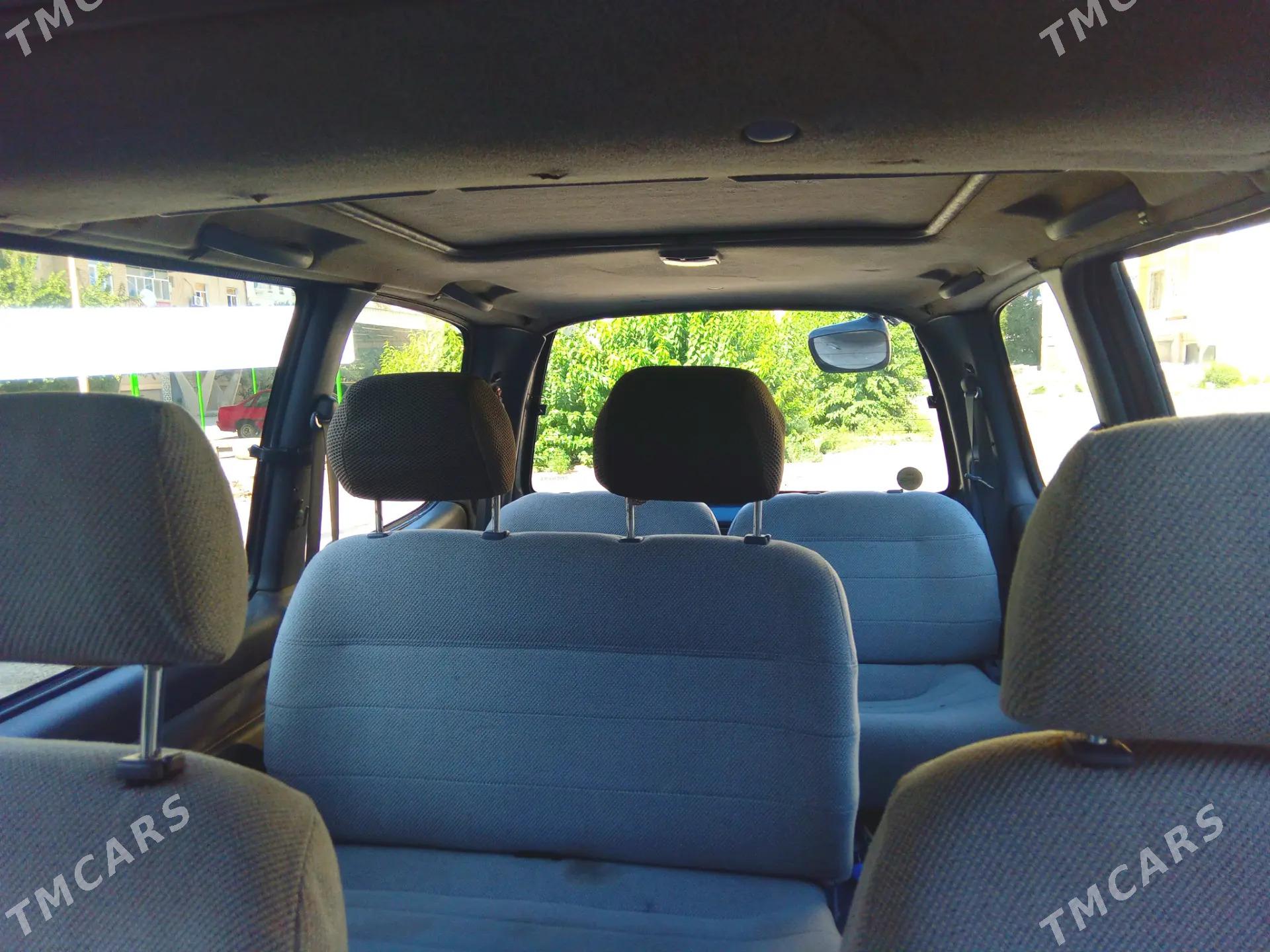 Nissan Urvan 1992 - 65 000 TMT - Туркменабат - img 6