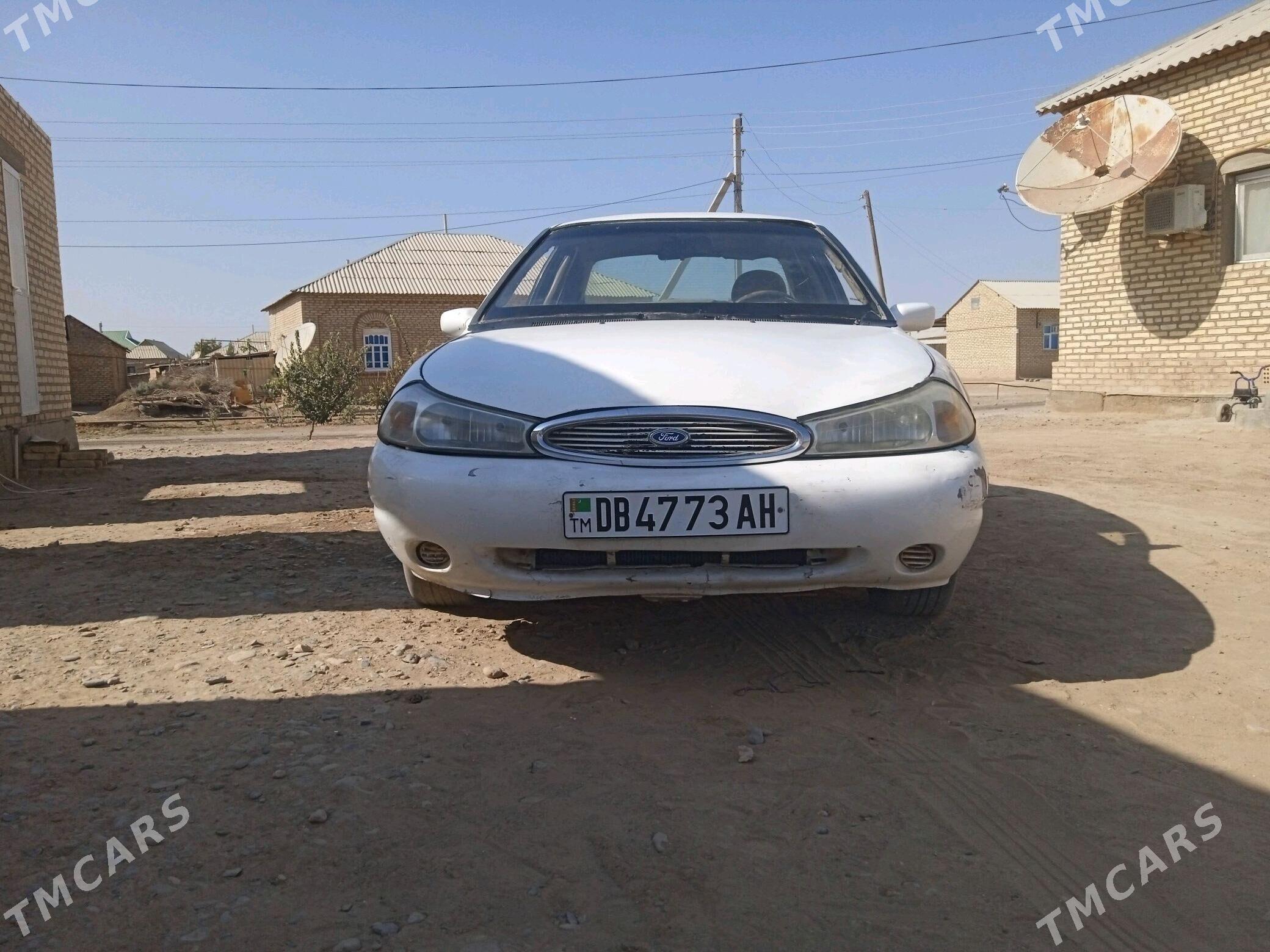Toyota Corolla 2000 - 15 000 TMT - Babadaýhan - img 3