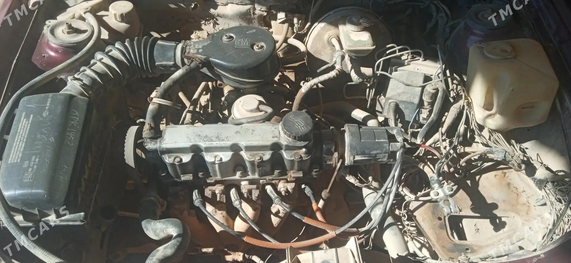 Opel Vectra 1992 - 18 000 TMT - Boldumsaz - img 1
