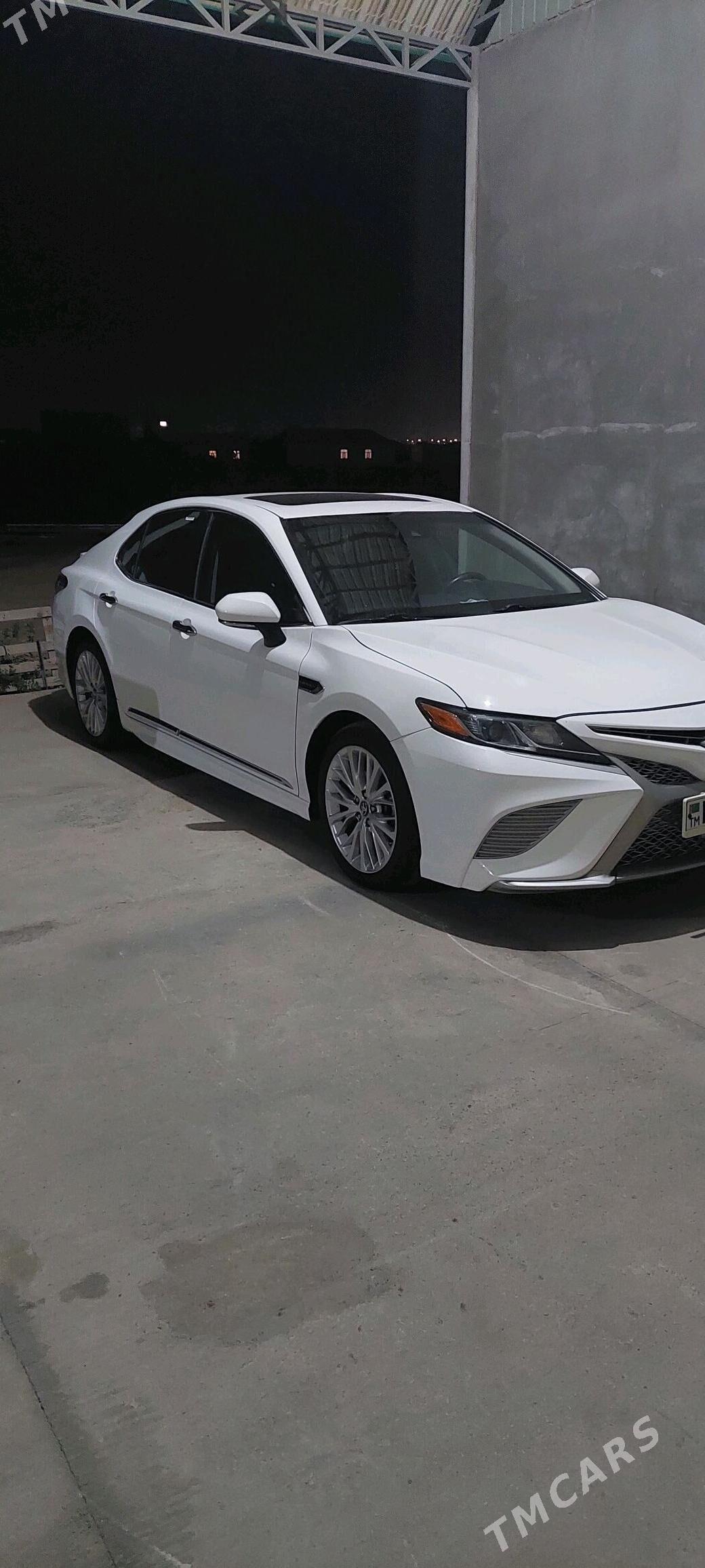 Toyota Camry 2018 - 340 000 TMT - Бедев - img 3