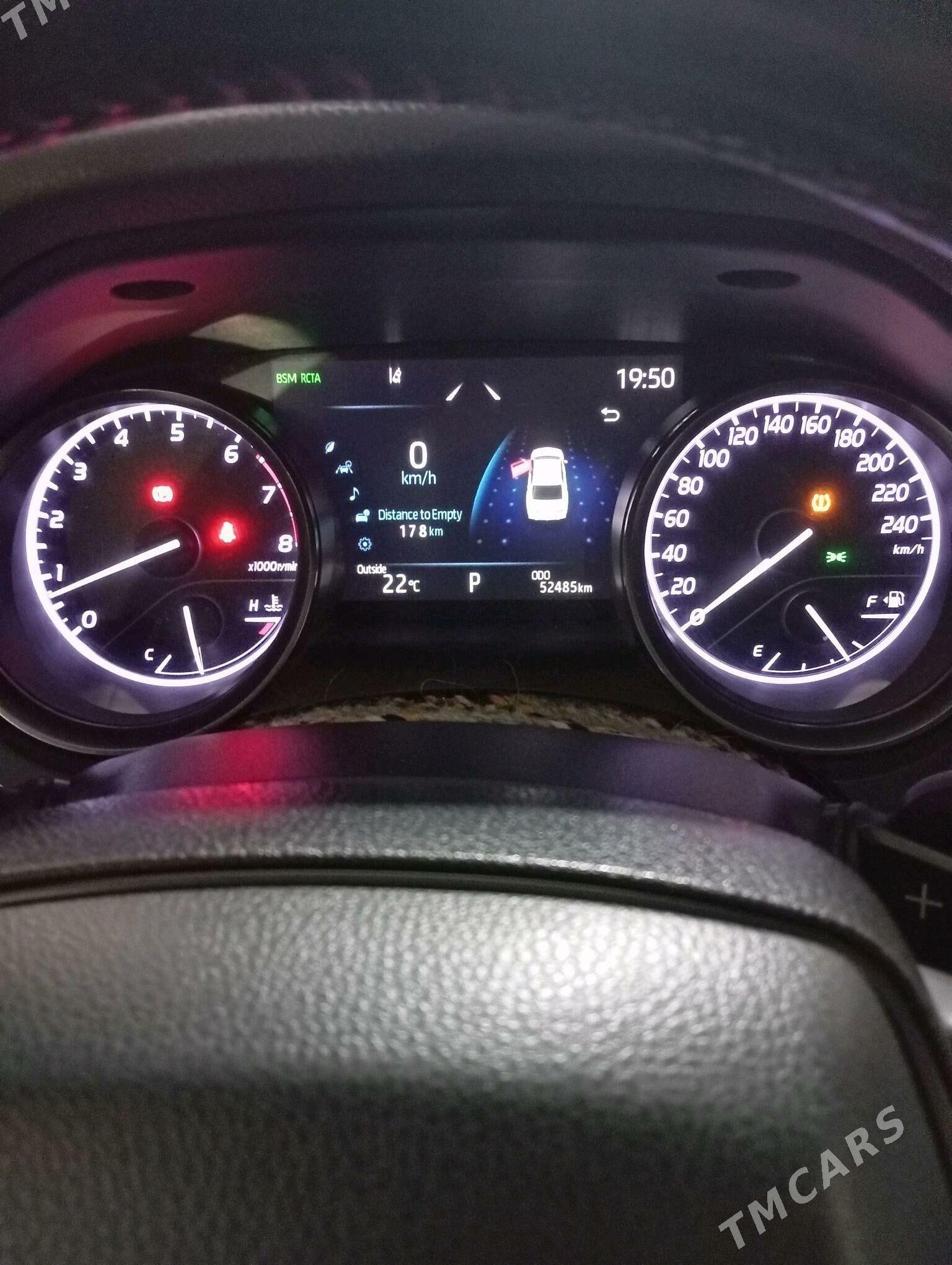 Toyota Camry 2021 - 570 000 TMT - Гарадамак Шор - img 3