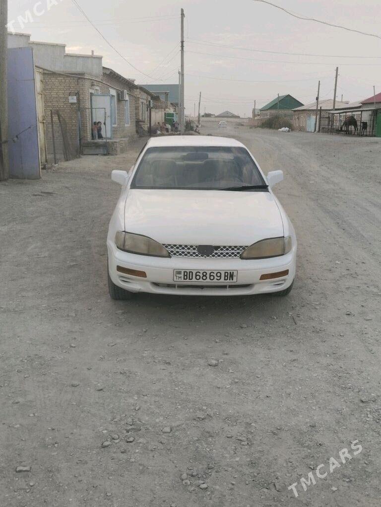 Toyota Vista 1993 - 25 000 TMT - Берекет - img 1