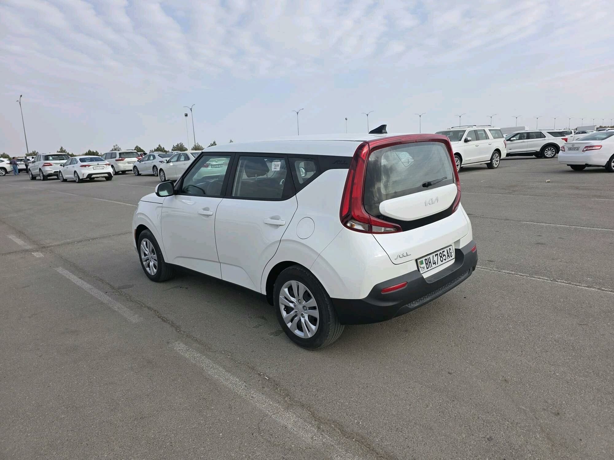 Kia Soul 2022 - 238 000 TMT - ул. Подвойского (Битарап Туркменистан шаёлы) - img 8