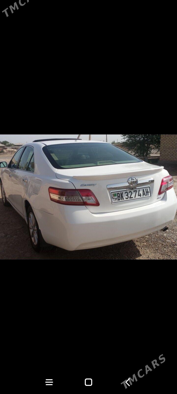 Toyota Camry 2011 - 200 000 TMT - Бабадайхан - img 3