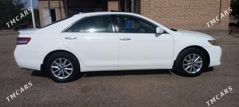 Toyota Camry 2011 - 200 000 TMT - Бабадайхан - img 4