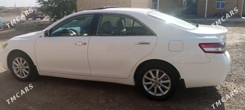 Toyota Camry 2011 - 200 000 TMT - Бабадайхан - img 6