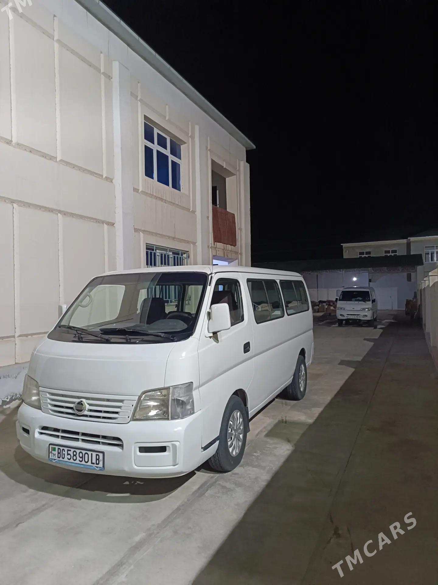 Nissan Urvan 2002 - 120 000 TMT - Мары - img 2