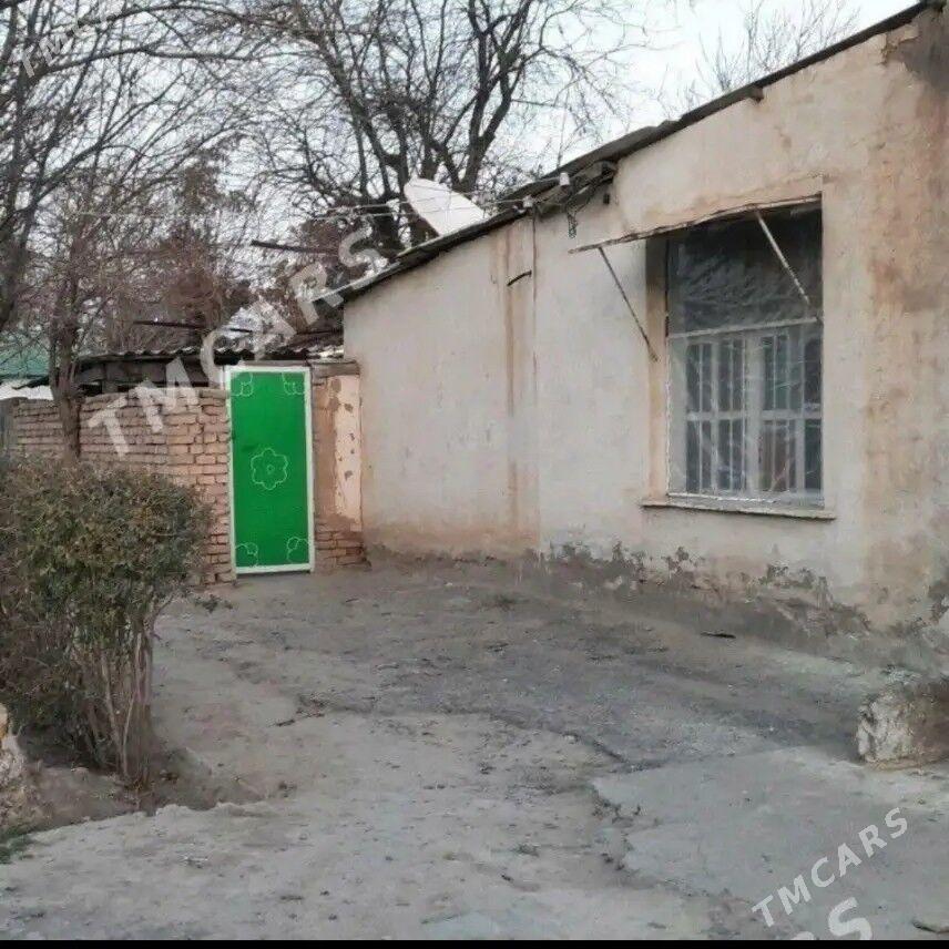 Satlyk Jay Kaka Şäheri Sentrda - Кака - img 2