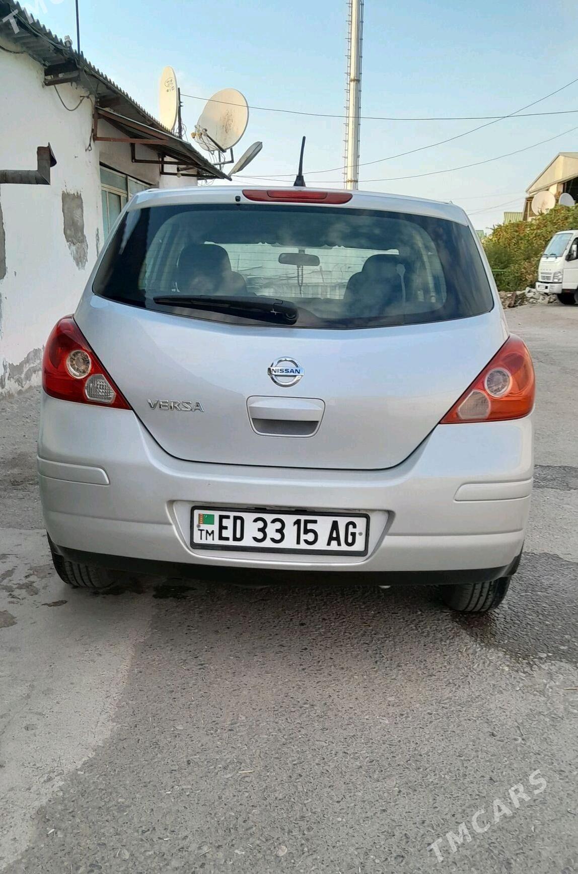 Nissan Versa 2010 - 135 000 TMT - Garadamak - img 5