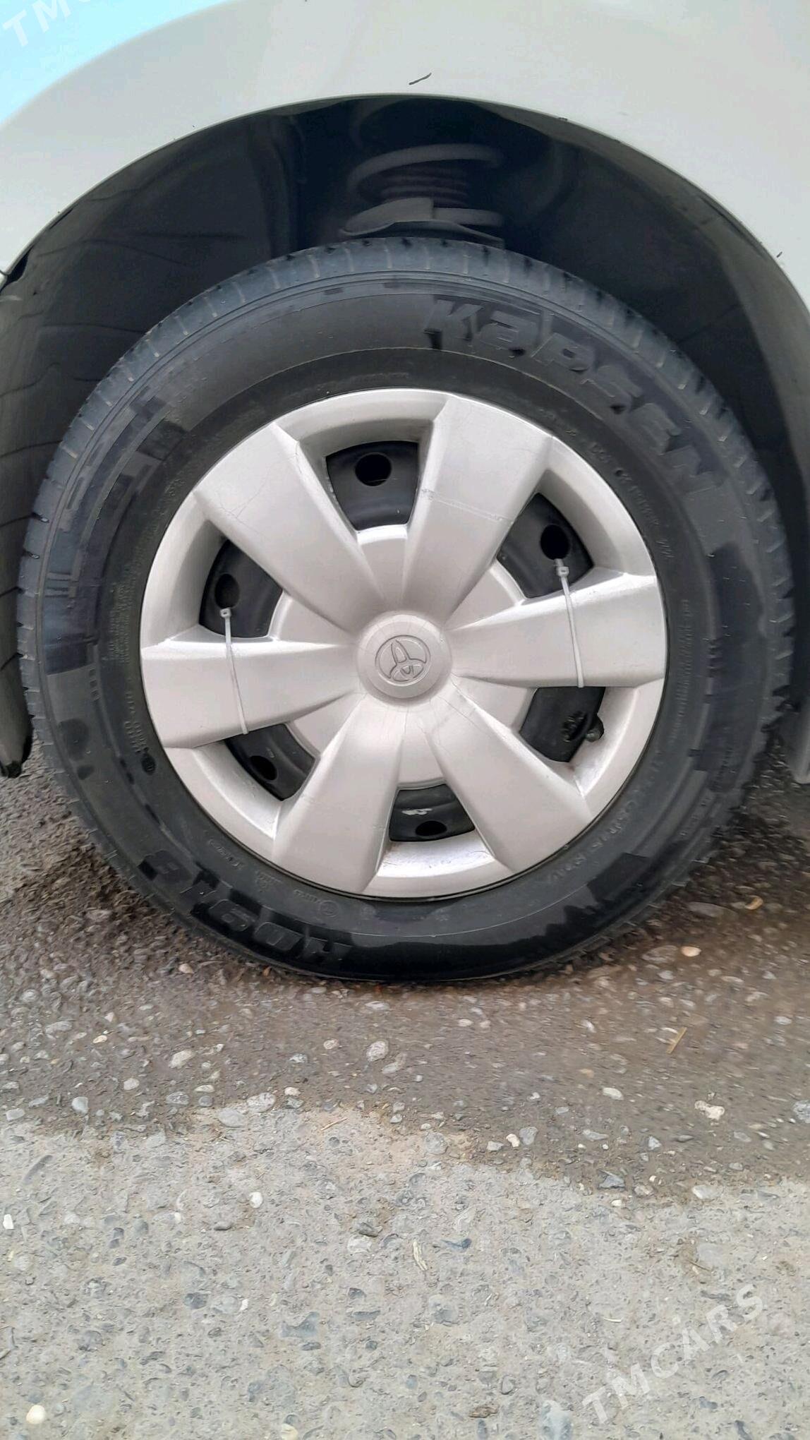 Nissan Versa 2010 - 135 000 TMT - Garadamak - img 6