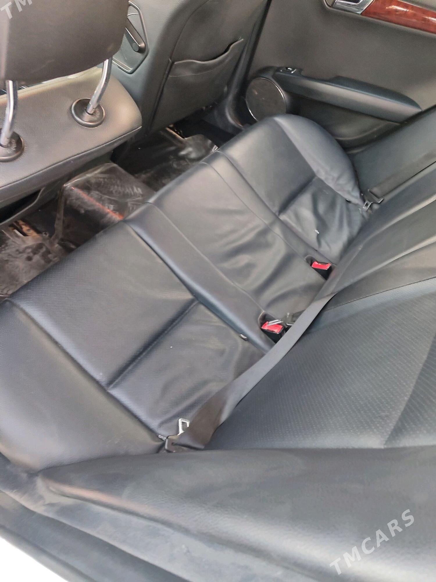 Mercedes-Benz C300 2010 - 180 000 TMT - Ак-Бугдайский этрап - img 6