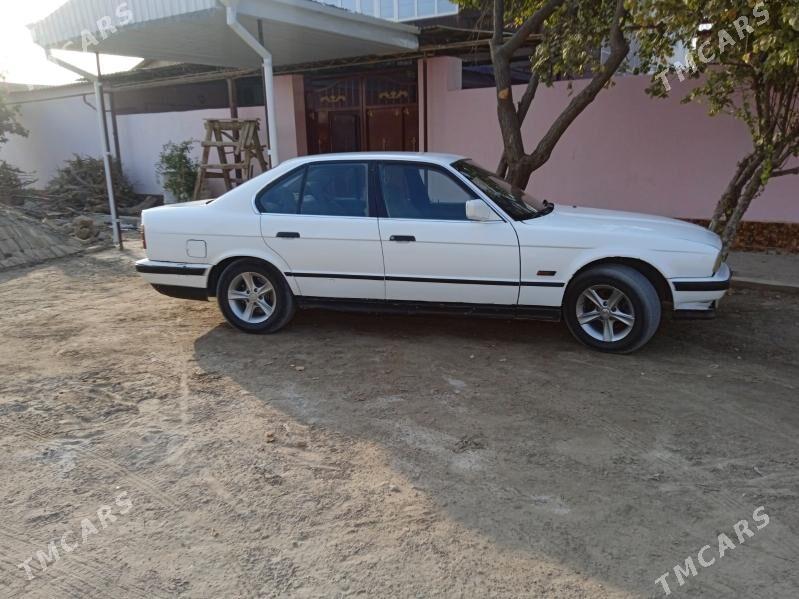 BMW 520 1990 - 33 000 TMT - Саят - img 1