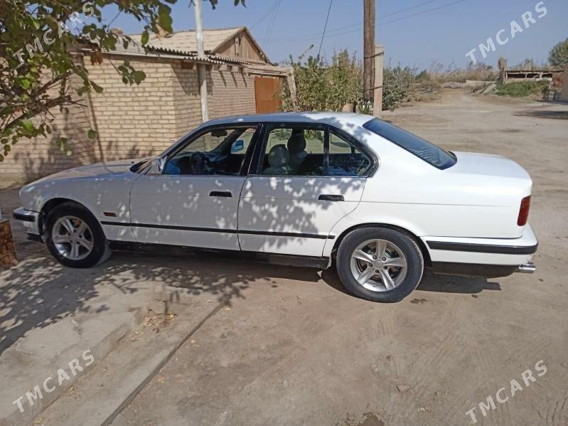 BMW 520 1990 - 33 000 TMT - Саят - img 3