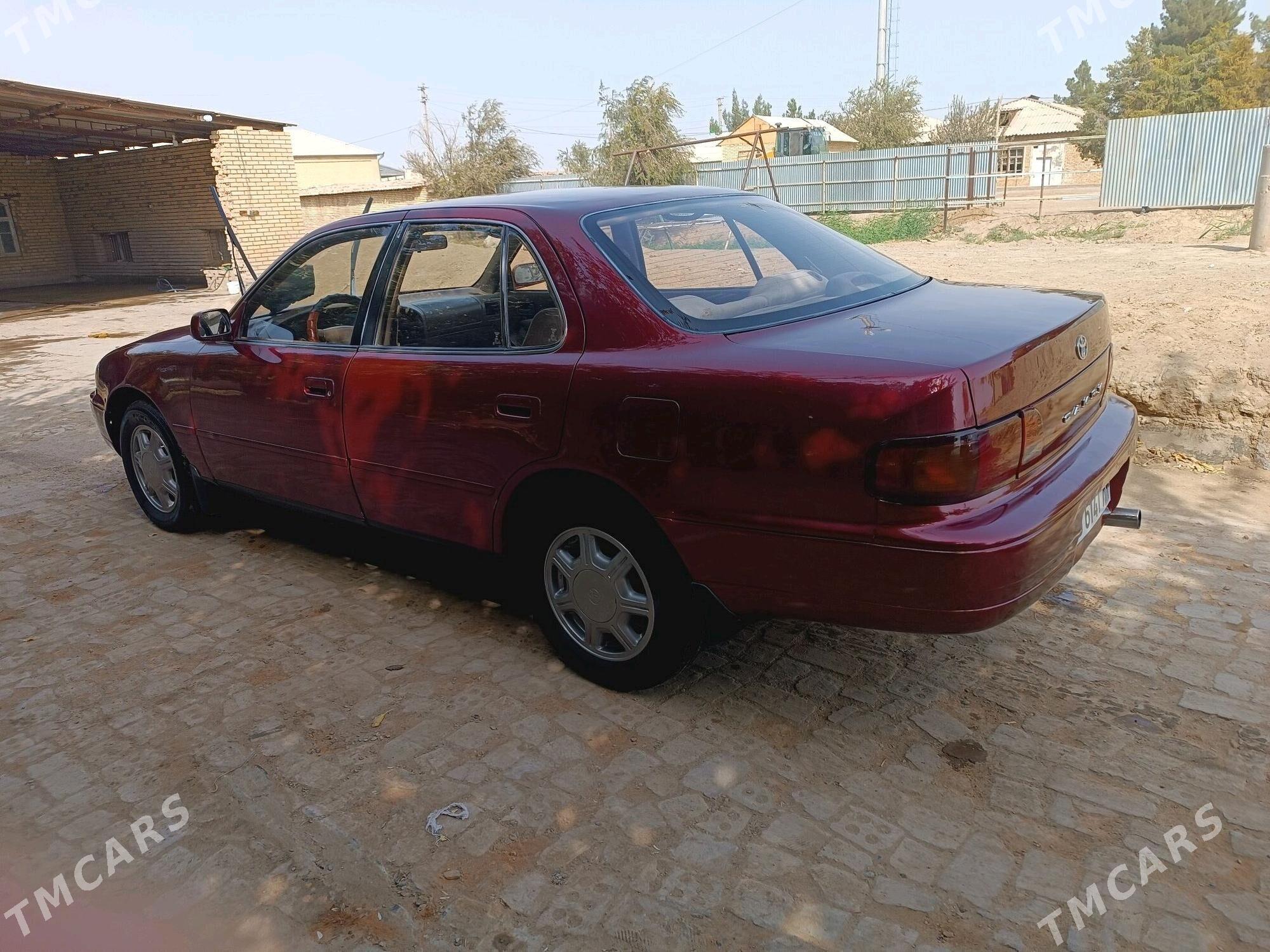 Toyota Camry 1995 - 89 000 TMT - Sakarçäge - img 1