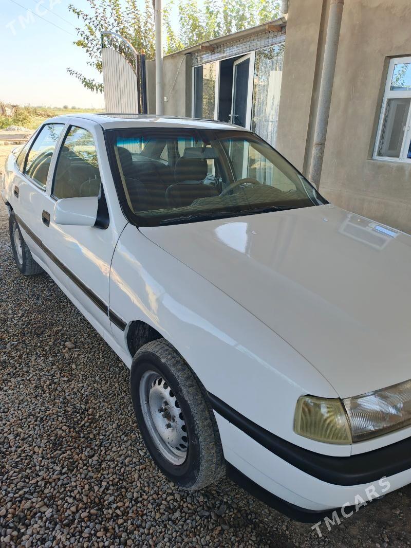 Opel Vectra 1990 - 32 000 TMT - Мургап - img 3