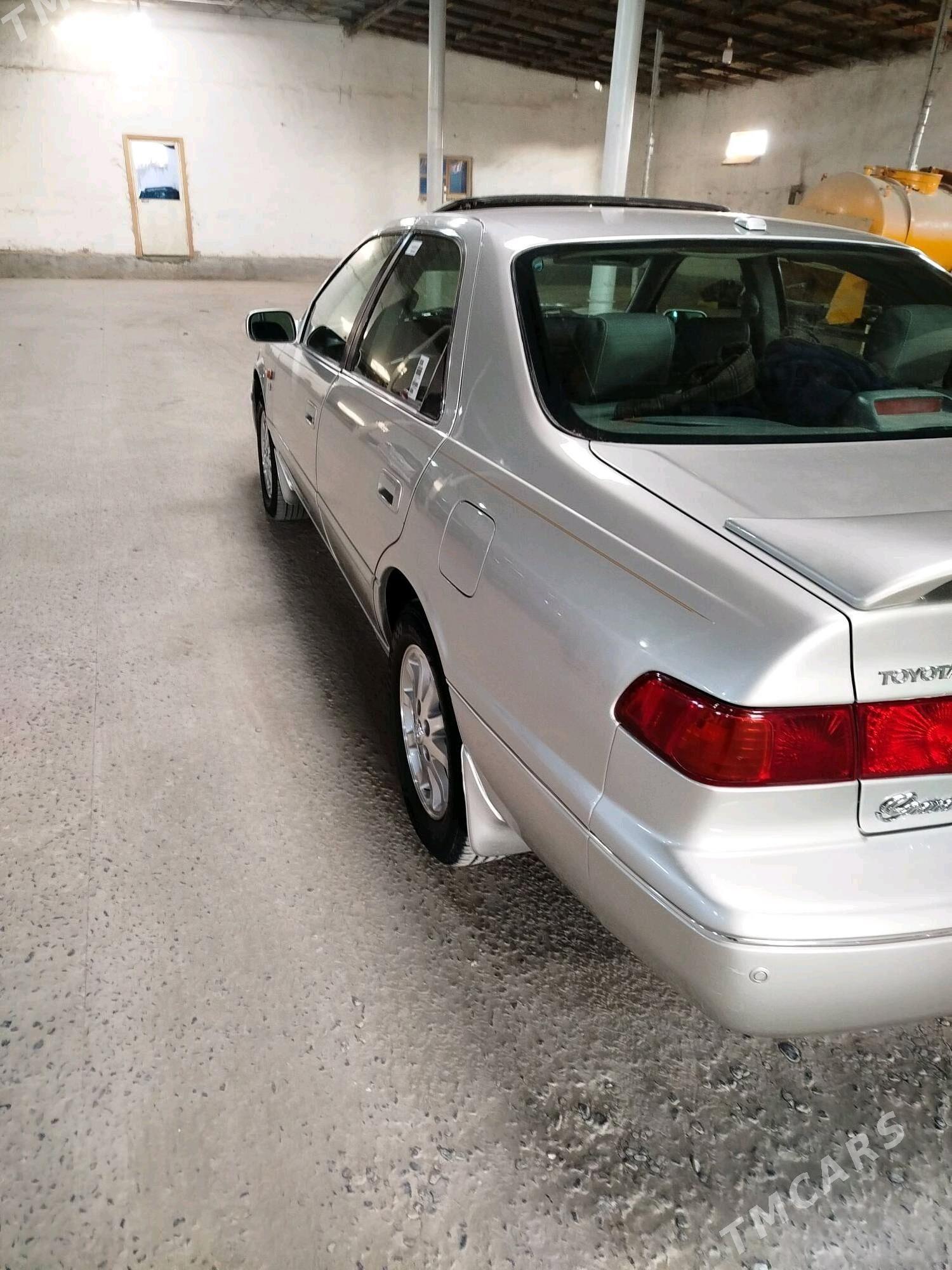 Toyota Camry 2000 - 165 000 TMT - Халач - img 5