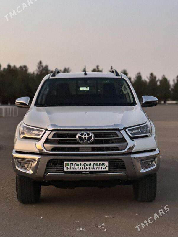 Toyota Hilux 2022 - 595 000 TMT - Ашхабад - img 1