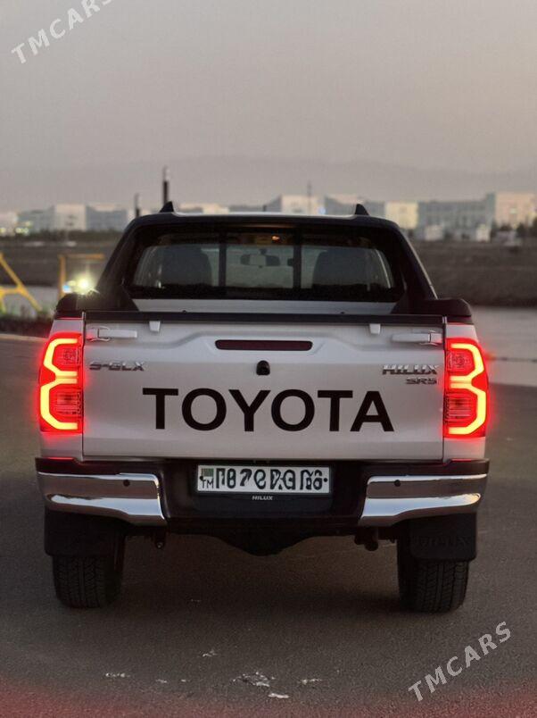 Toyota Hilux 2022 - 595 000 TMT - Ашхабад - img 3