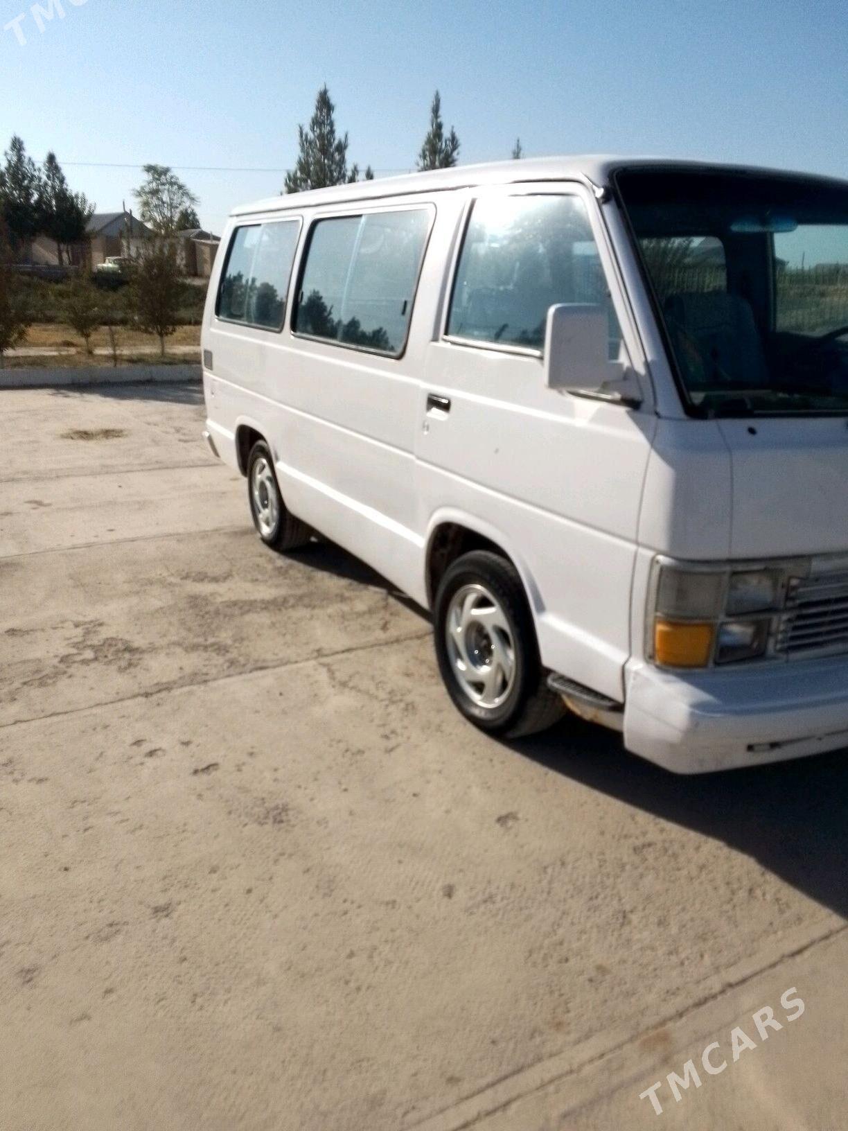 Toyota Hiace 1988 - 45 000 TMT - Векильбазар - img 2