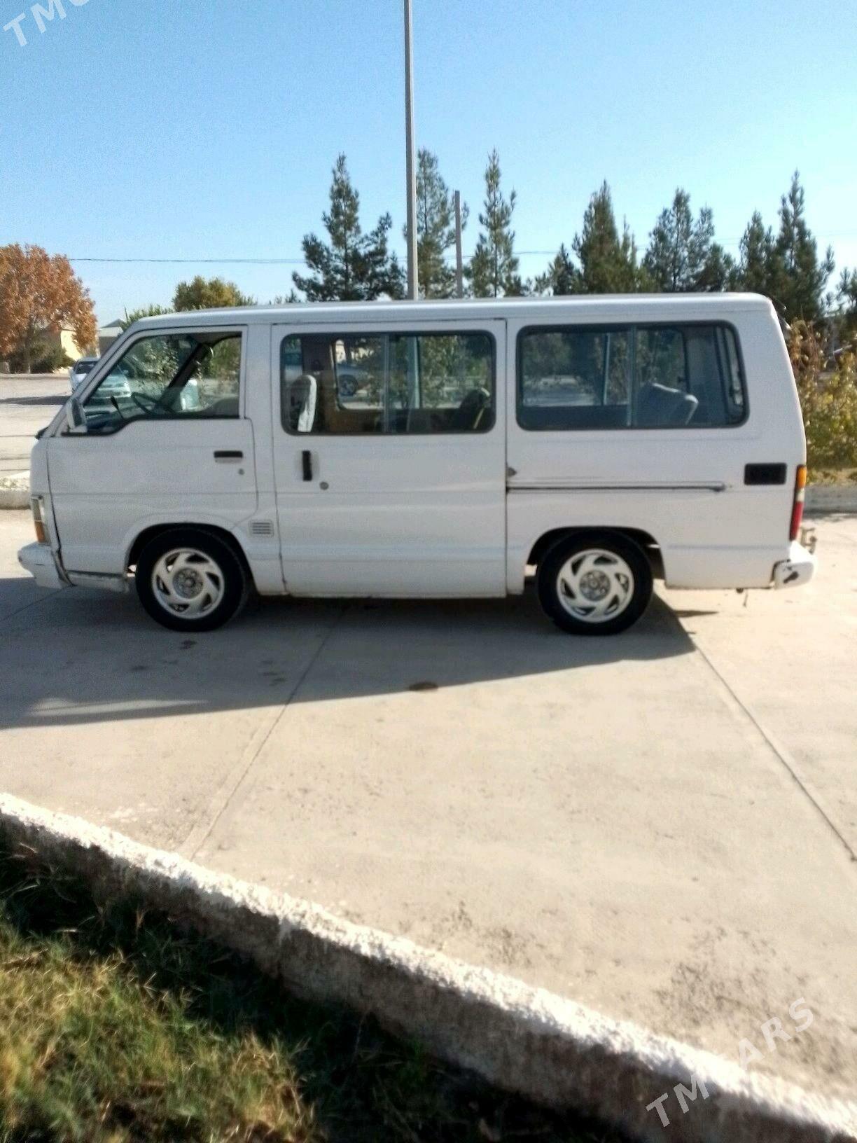 Toyota Hiace 1988 - 45 000 TMT - Векильбазар - img 3