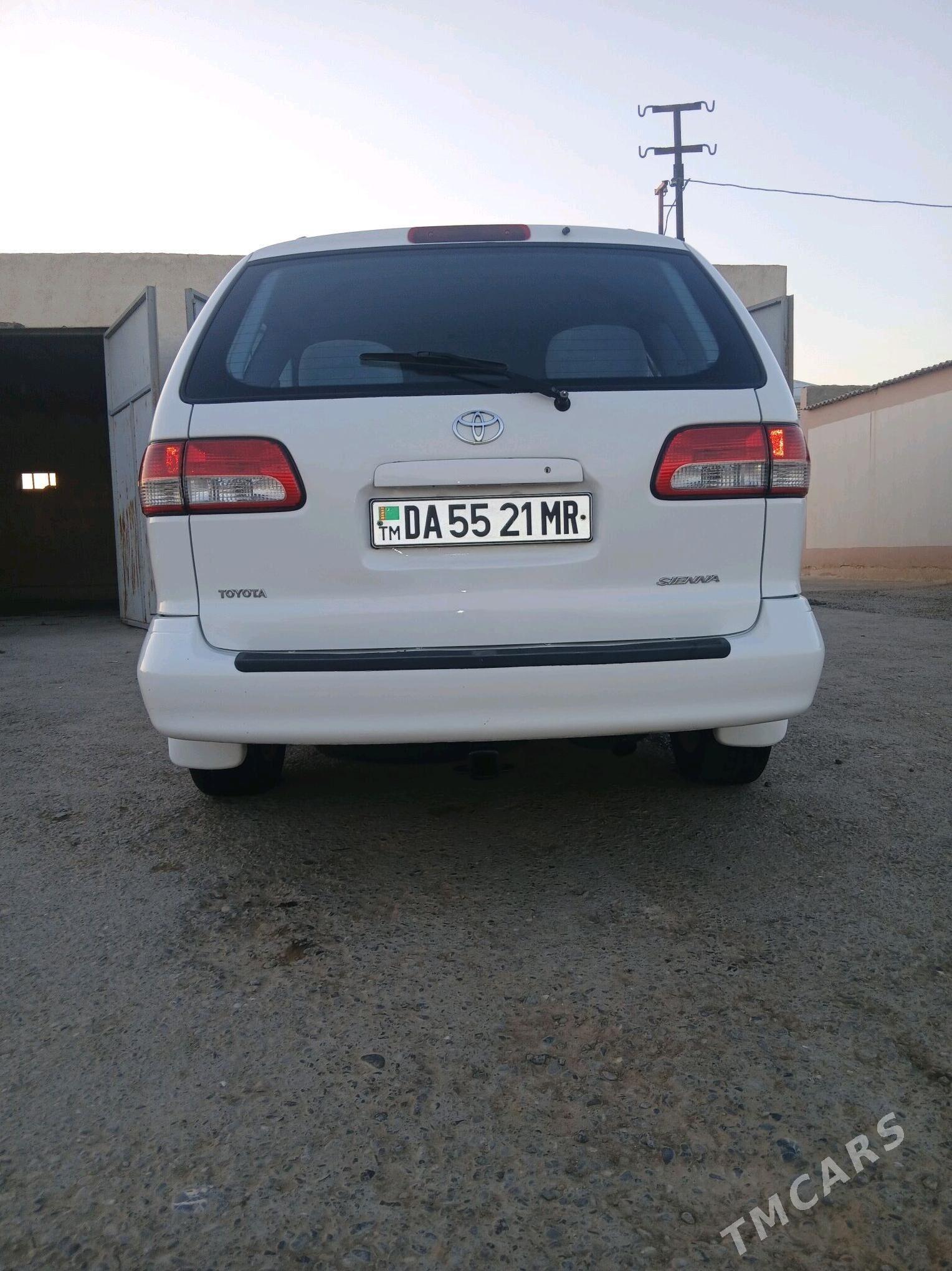 Toyota Sienna 2001 - 170 000 TMT - Мары - img 2