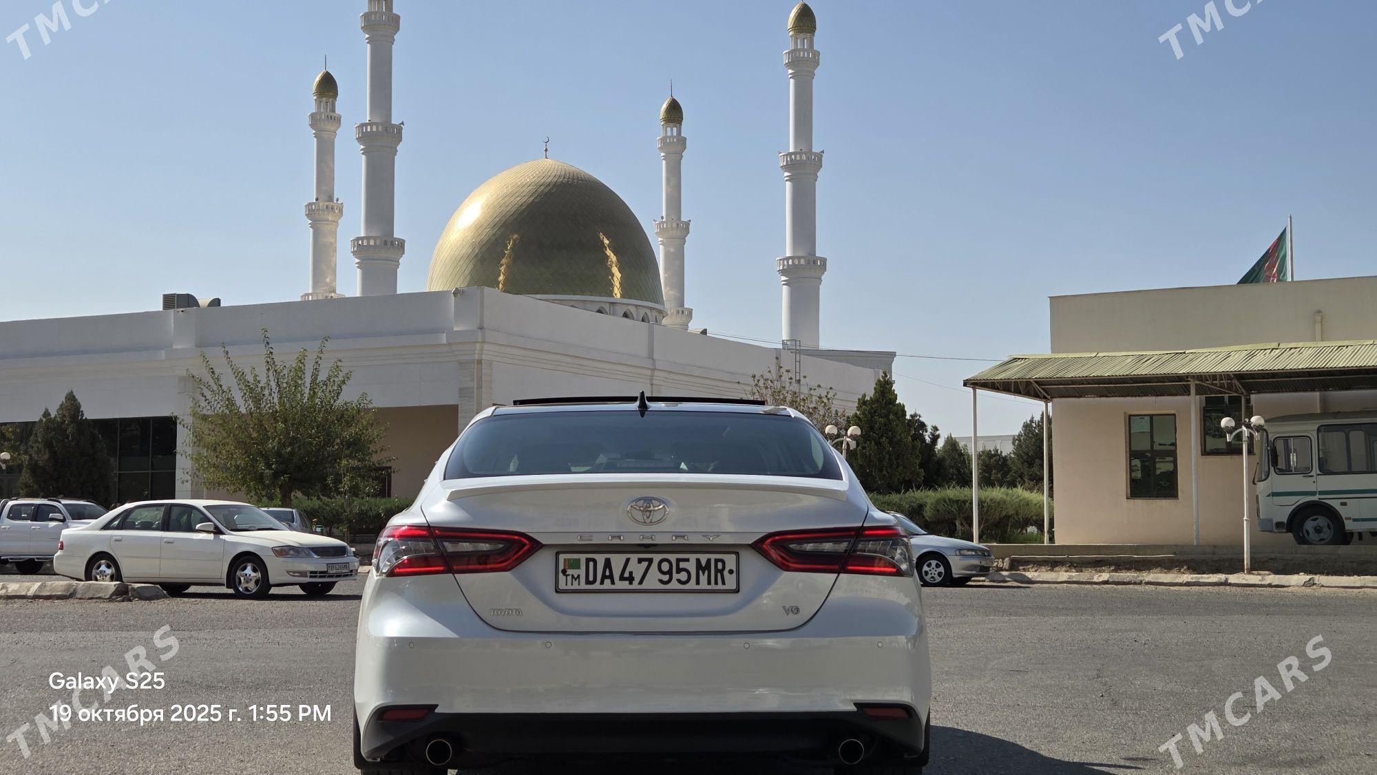 Toyota Camry 2019 - 415 000 TMT - Мары - img 4