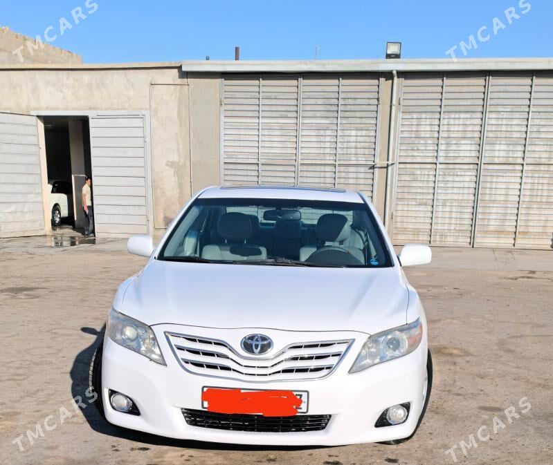 Toyota Camry 2011 - 260 000 TMT - Гурбансолтан Едже - img 1