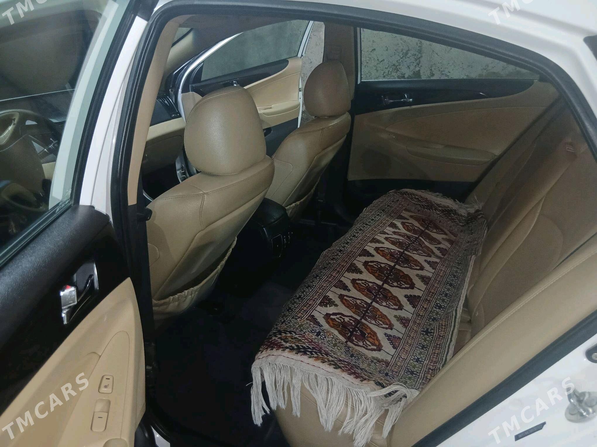 Hyundai Sonata 2011 - 160 000 TMT - Ак-Бугдайский этрап - img 3