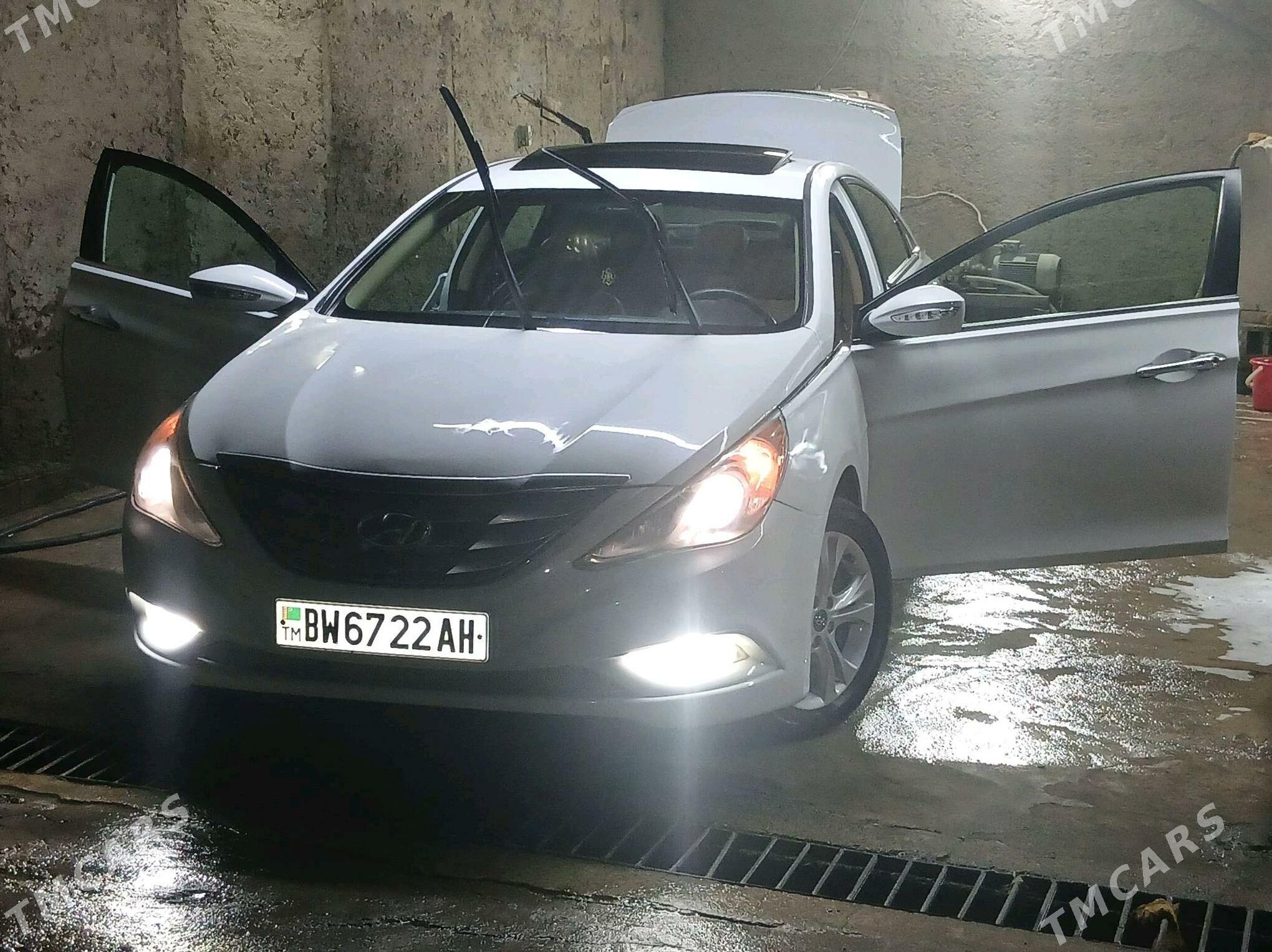 Hyundai Sonata 2011 - 160 000 TMT - Ак-Бугдайский этрап - img 1