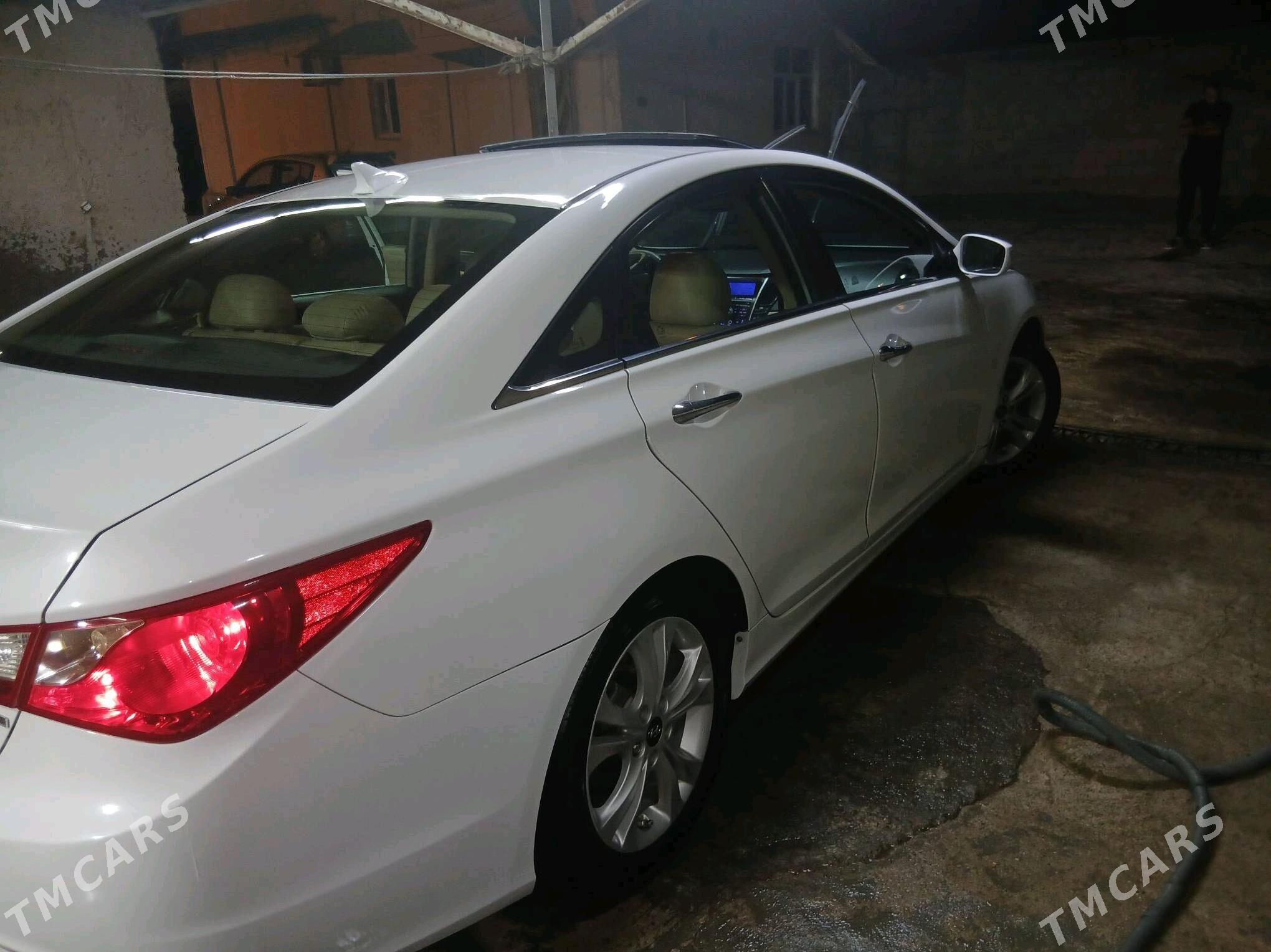 Hyundai Sonata 2011 - 160 000 TMT - Ак-Бугдайский этрап - img 6