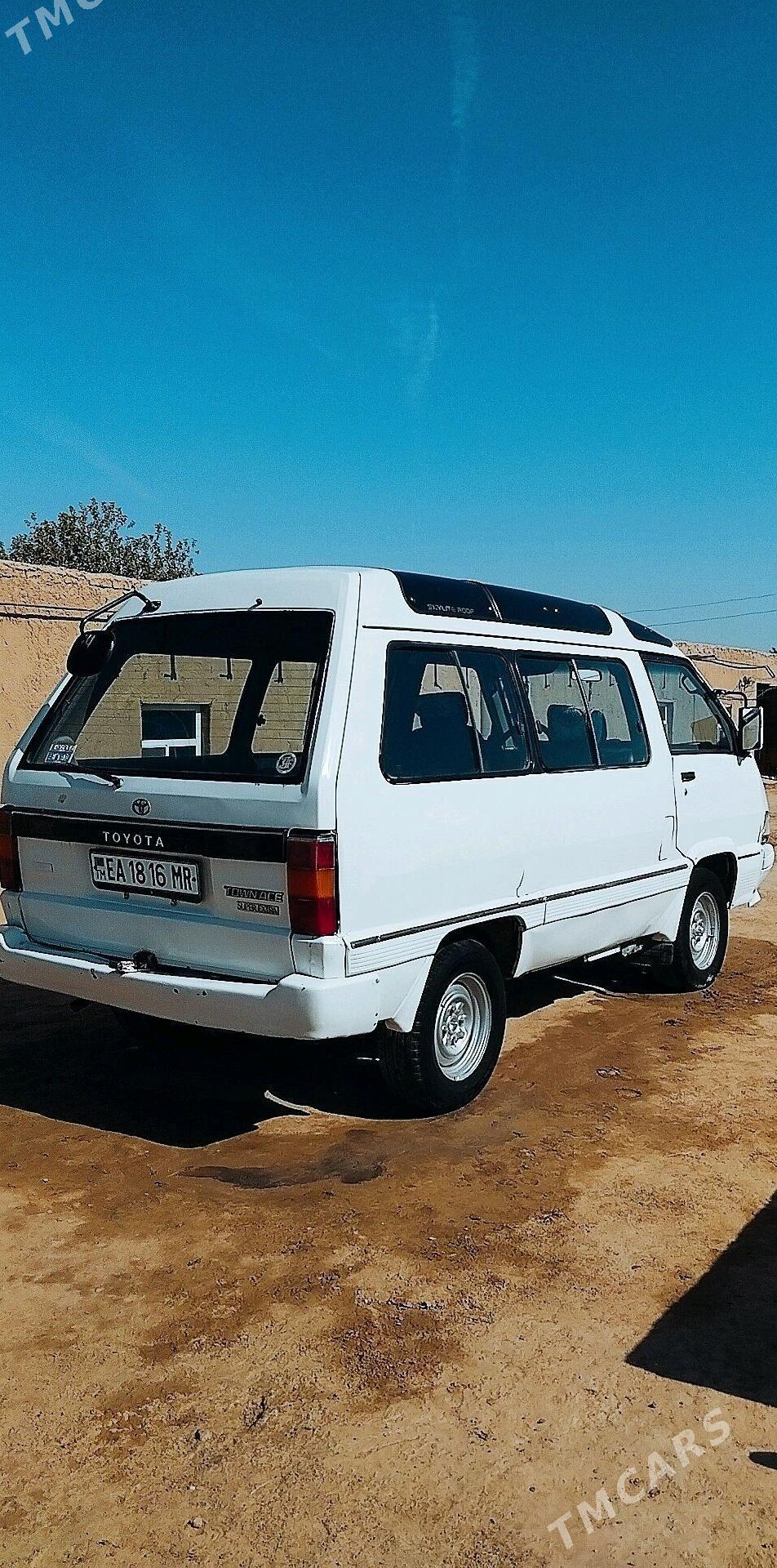 Toyota Town Ace 1991 - 30 000 TMT - Мары - img 2