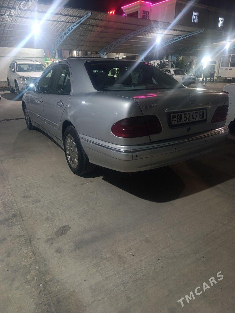 Mercedes-Benz E320 2000 - 115 000 TMT - Балканабат - img 5