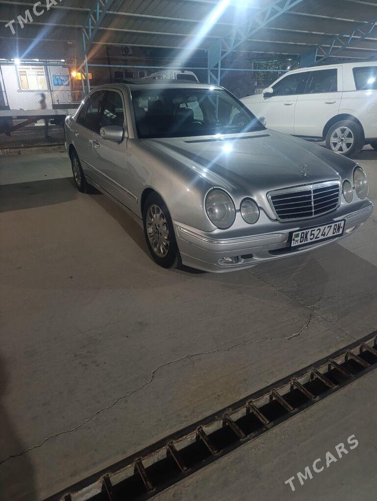 Mercedes-Benz E320 2000 - 115 000 TMT - Балканабат - img 4