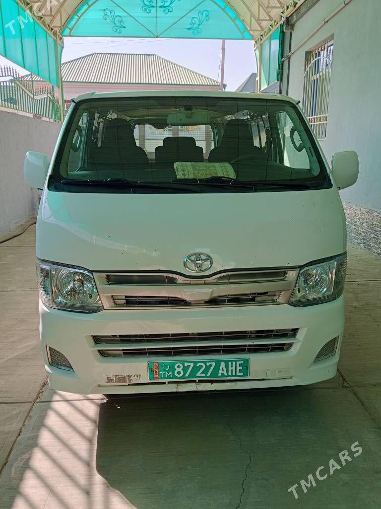 Toyota Hiace 2010 - 275 000 TMT - Анев - img 3