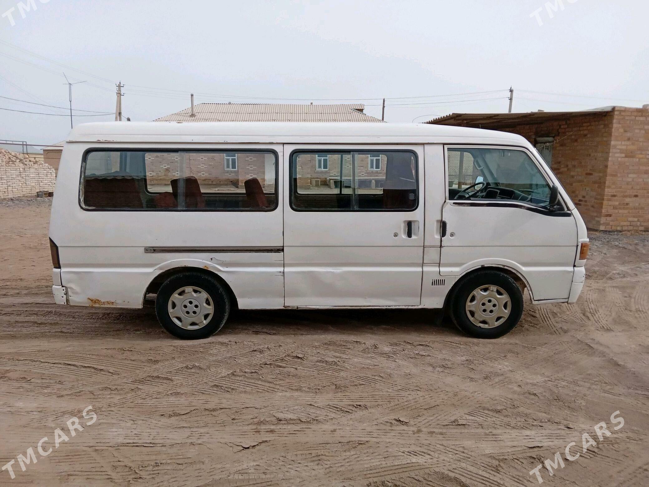 Toyota Hiace 1998 - 33 000 TMT - Mary - img 2
