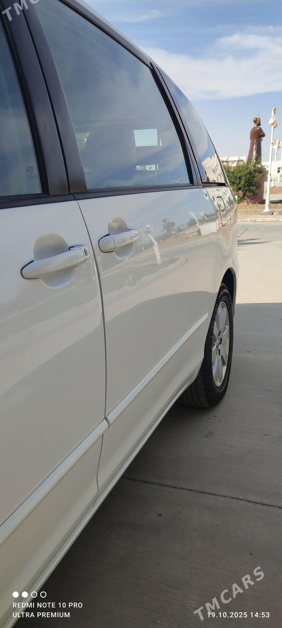 Toyota Sienna 2004 - 245 000 TMT - Туркменабат - img 9