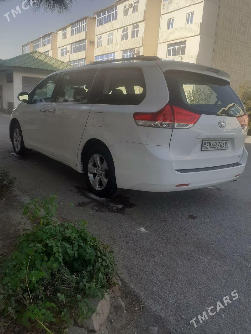 Toyota Sienna 2012 - 315 000 TMT - Büzmeýin GRES - img 5