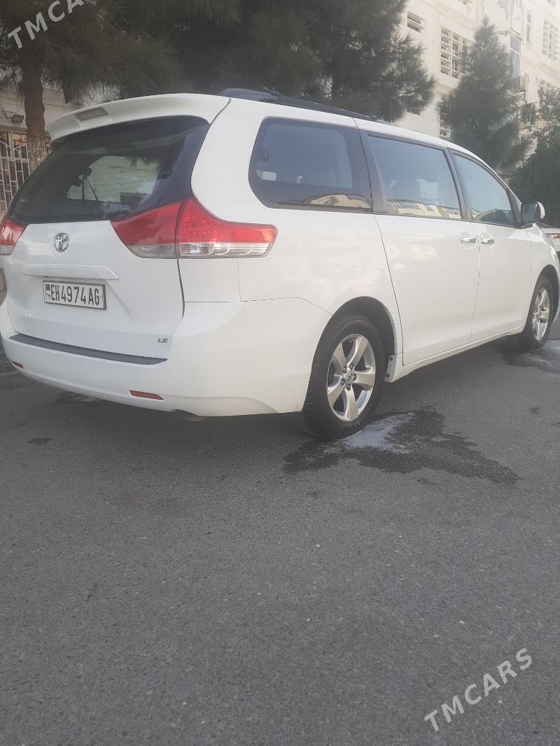 Toyota Sienna 2012 - 315 000 TMT - Büzmeýin GRES - img 1