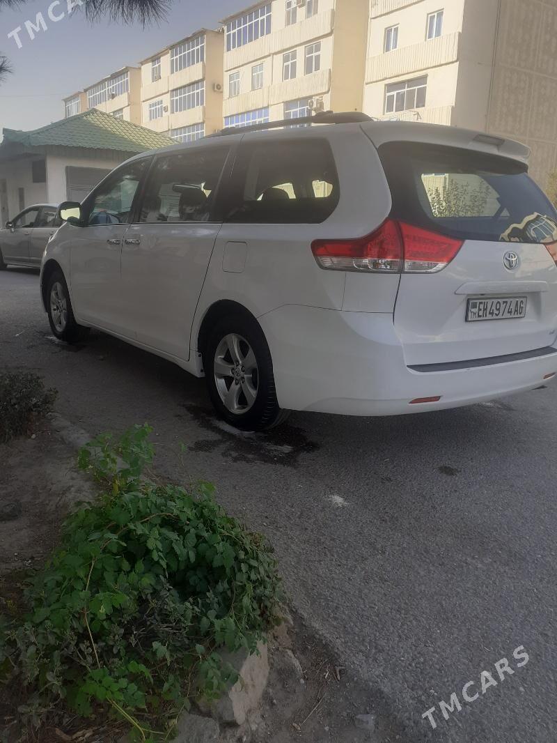 Toyota Sienna 2012 - 315 000 TMT - Büzmeýin GRES - img 8