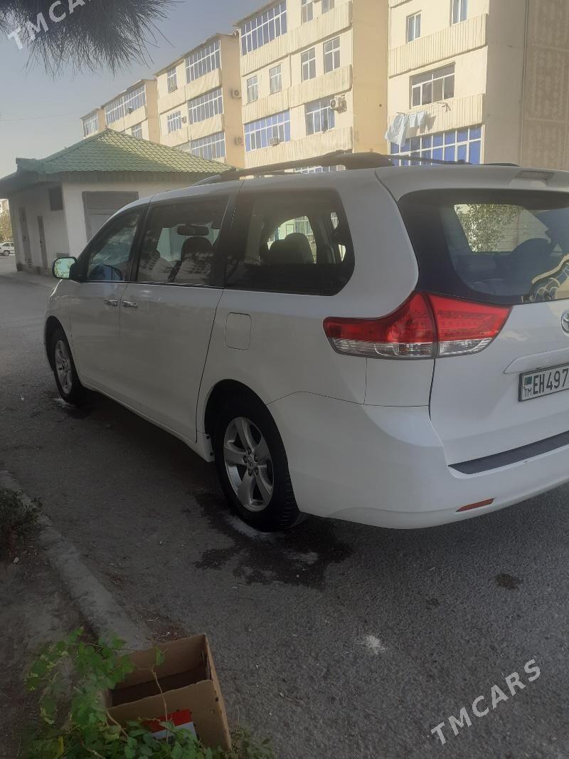 Toyota Sienna 2012 - 315 000 TMT - Büzmeýin GRES - img 10